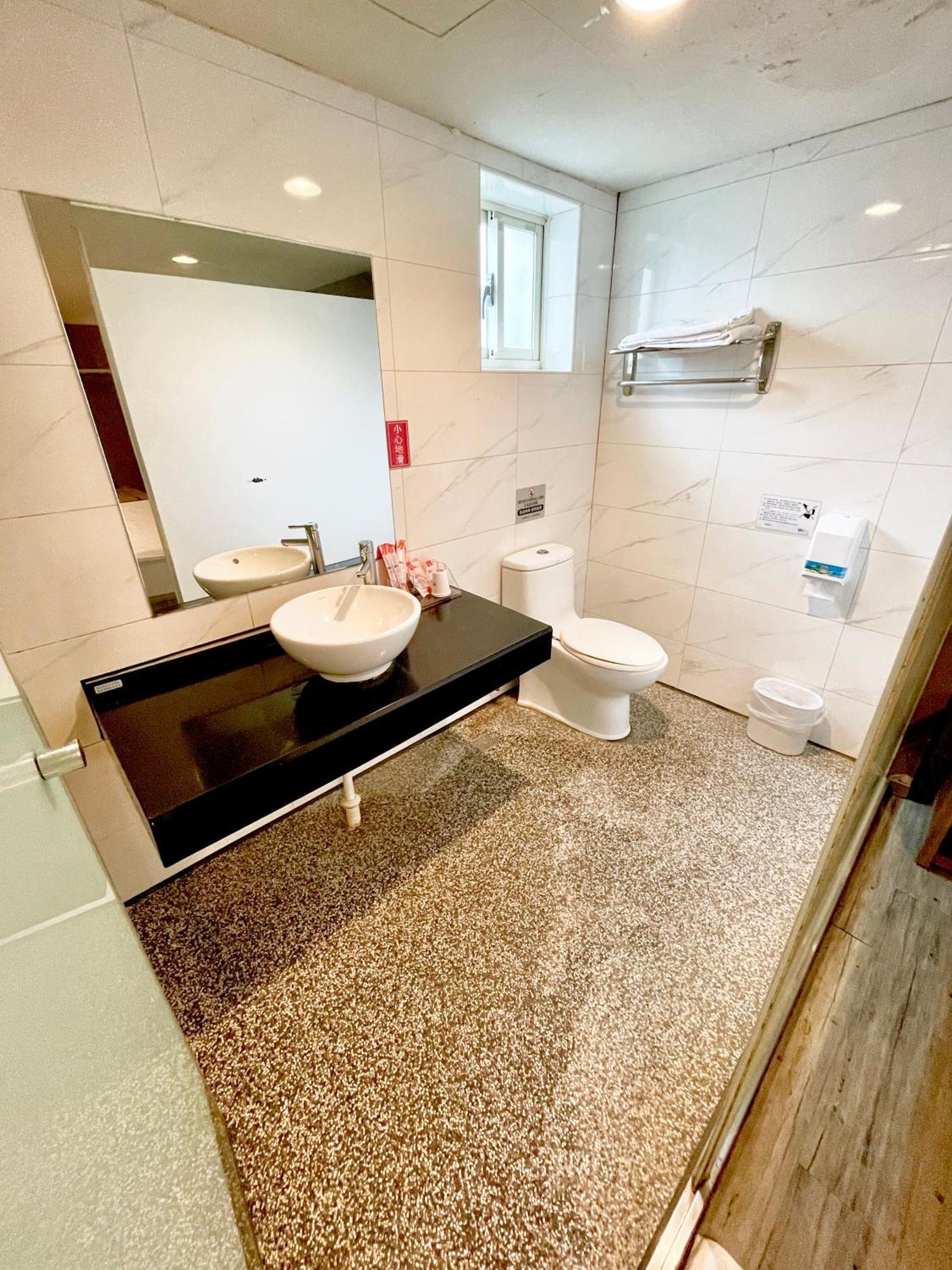 טאיפיי Walker Hotel - Zhengyi 2 מראה חיצוני תמונה