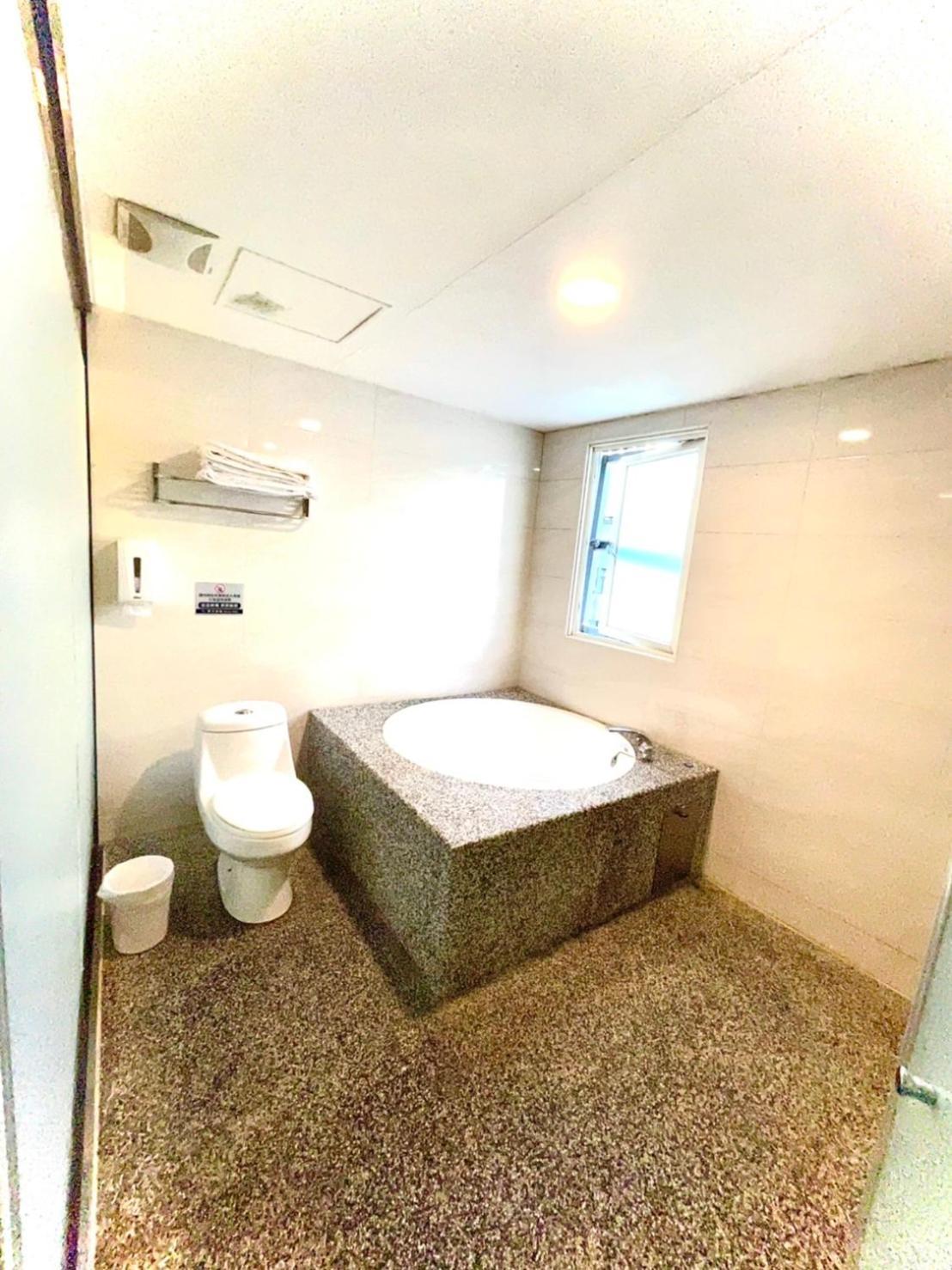טאיפיי Walker Hotel - Zhengyi 2 מראה חיצוני תמונה