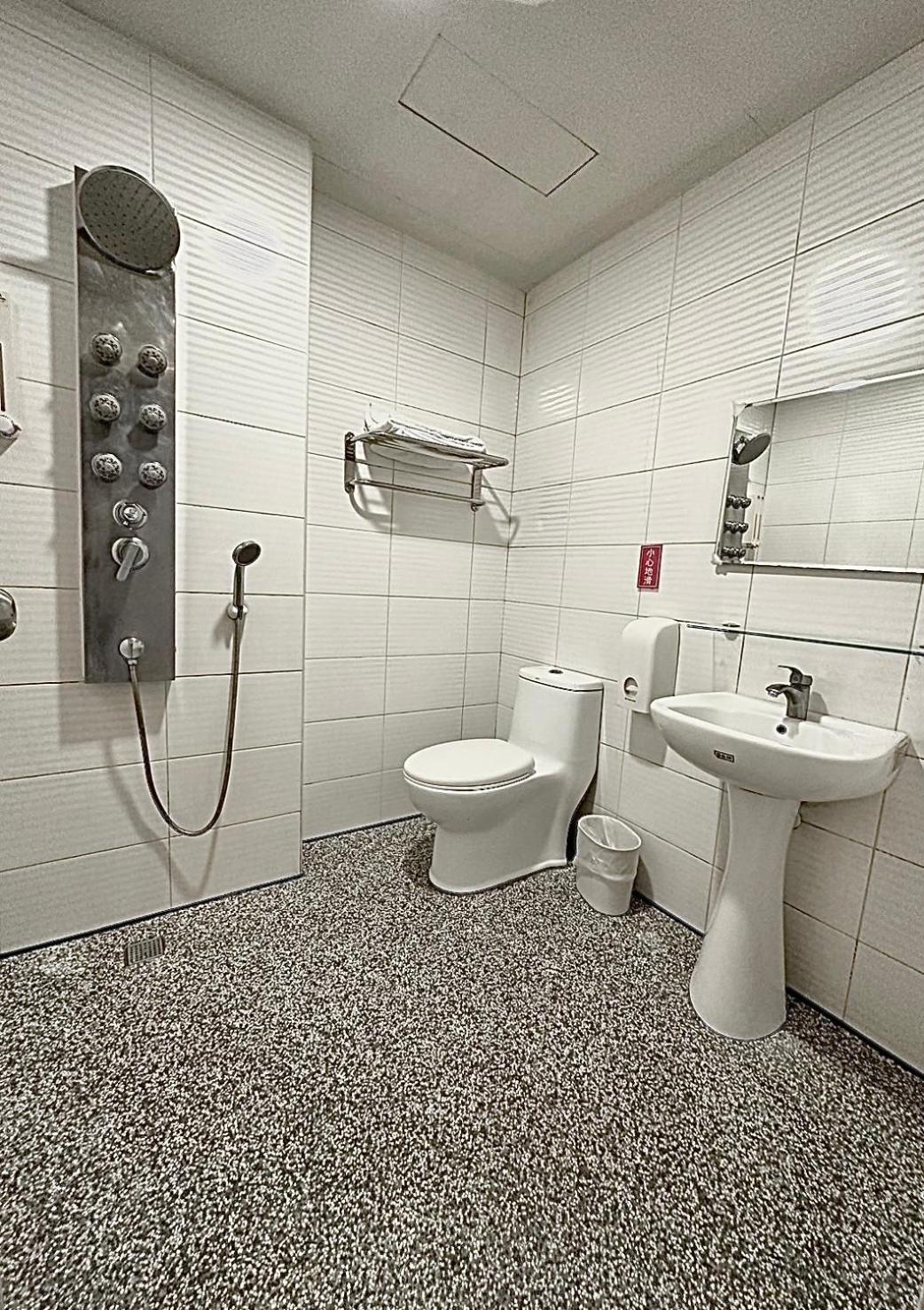 טאיפיי Walker Hotel - Zhengyi 2 מראה חיצוני תמונה